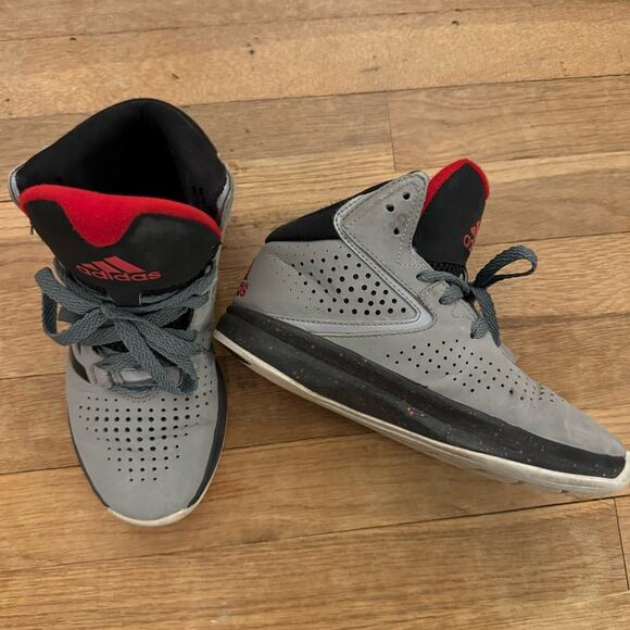 Adidas gray black red boys youth lace up athletic basketball shoes size 3 - Picture 1 of 4